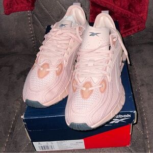Reebok Pink Zig Kinetica 3 Sneakers NIB sz6